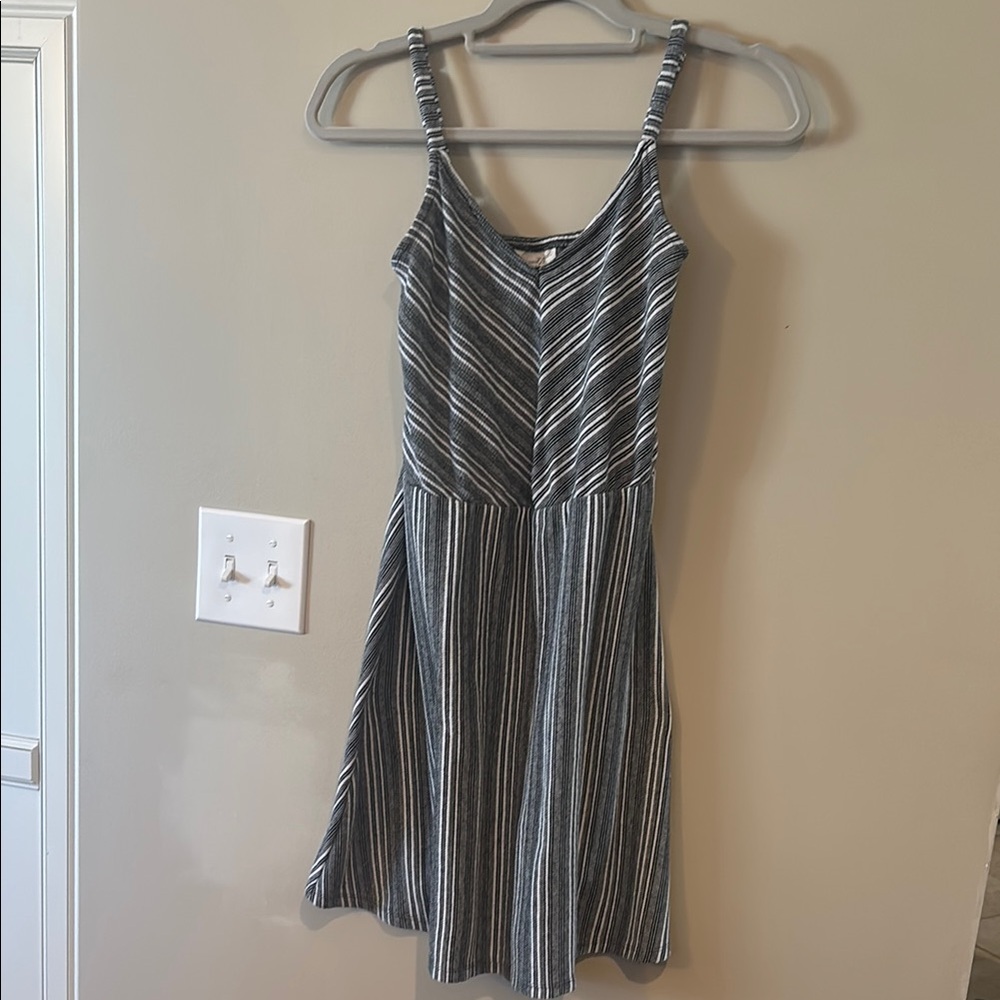 Super soft Universal Thread Striped Black and White Dress XS